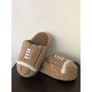 Old Navy Football Slippers S (10-11)